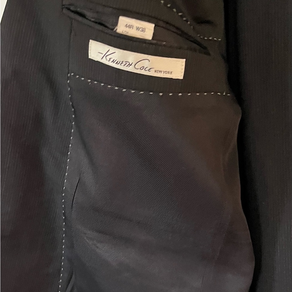 Kenneth Cole suit - Picture 6 of 6